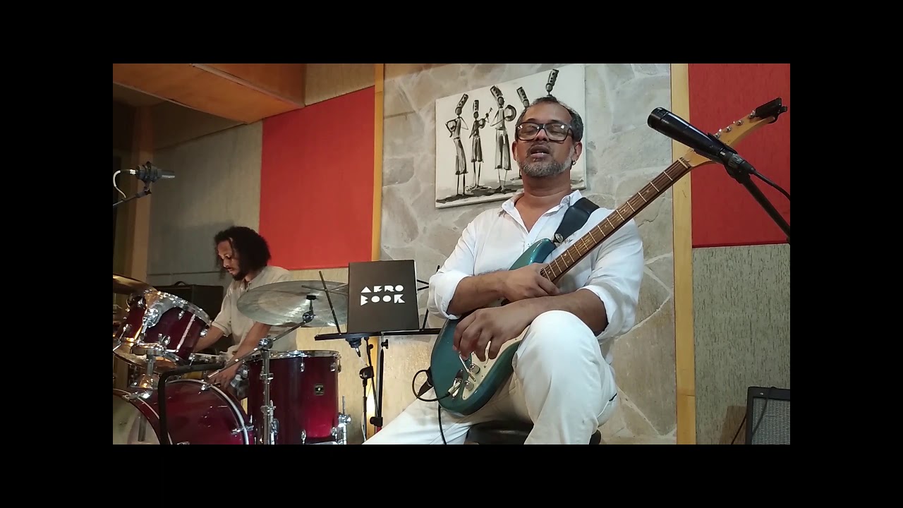 Ritmos Afro-baiano e brasileiro,