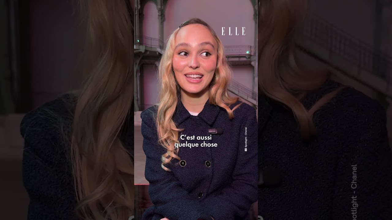 La minute mode de Lily Rose Depp au d&eacute;fil&eacute; Chanel.