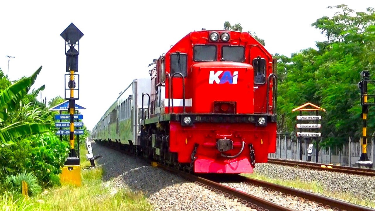 KERETA API PANJANG ‼️ LOKOMOTIF VINTAGE,RnB,WnB| TOP KOMPILASI  MENEMUKAN 8  KERETA API FULL NGEBUT