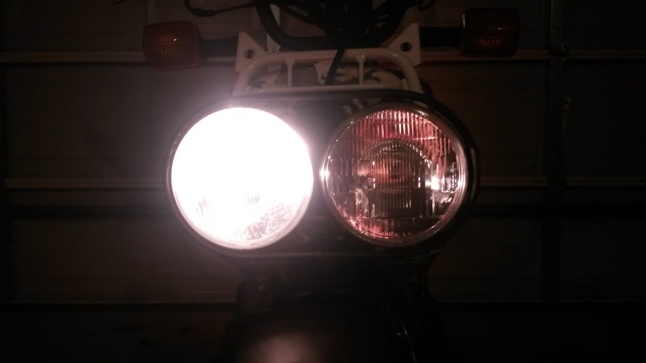 Honda Ruckus - How to install a new headlight bulb