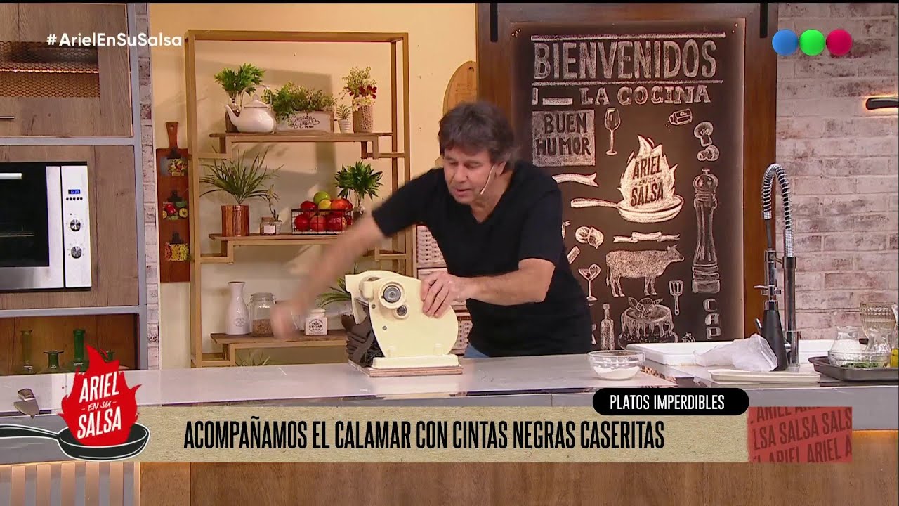 Fideos de tinta de calamar, Croquetas de arroz y Torta tres leches  (2/10/2023) - Ariel en su Salsa