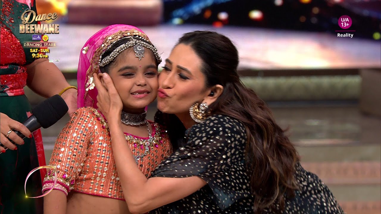 Dance Deewane Promo: Deepanita Ko Mila Karisma Kapoor Se Special Medal