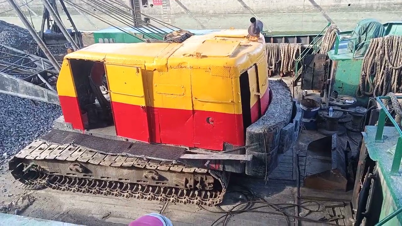 Ptg ini kita ambk kapal kargo dari sebelah hulu dan lpaskan kapal kargo ke hilir sahabat semua 