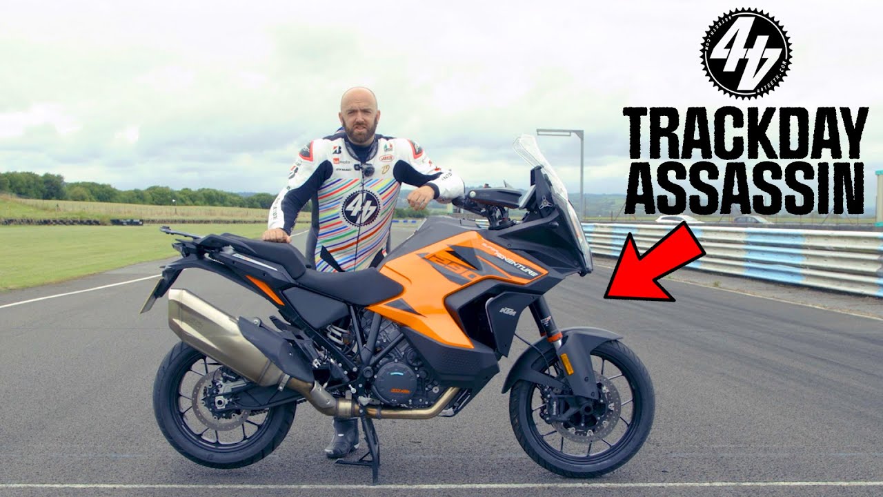 ANNOYING SPORTSBIKE RIDERS ON AN ADVENTURE BIKE!