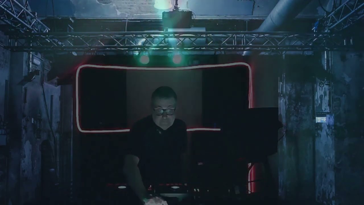 DEEP / HYPNOTIC TECHNO