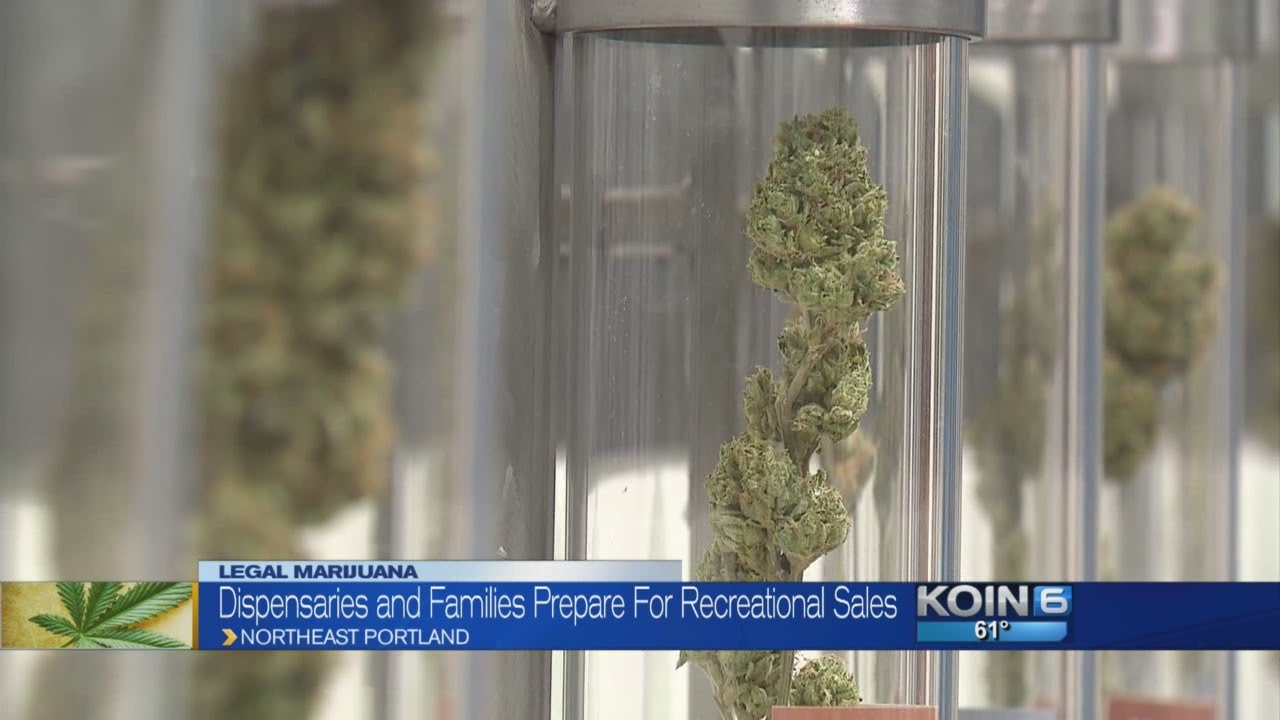Recreational marijuana sales begin in Oregon