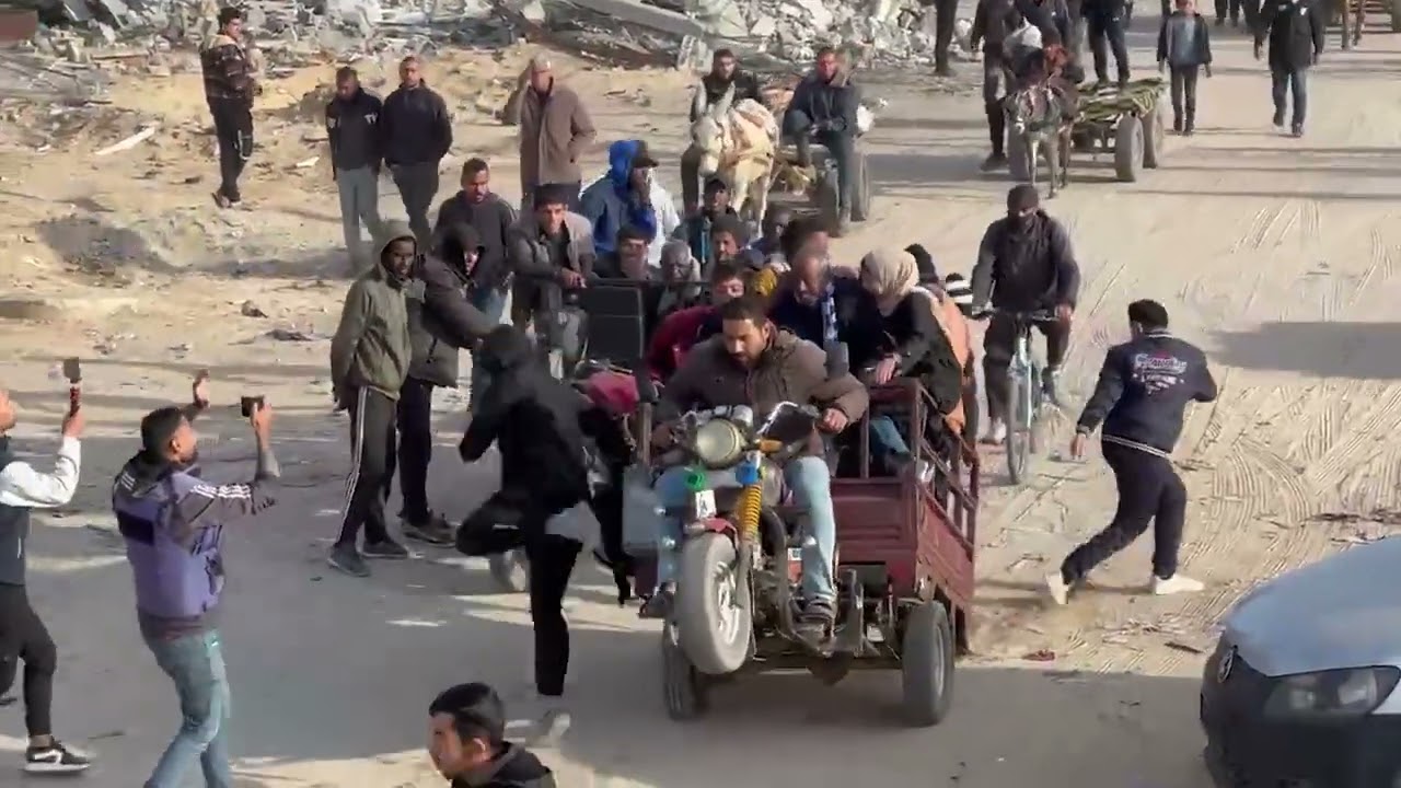 Gazans Return to Their Homes in Rafah in the South of the Strip After Ceasefire Takes Force