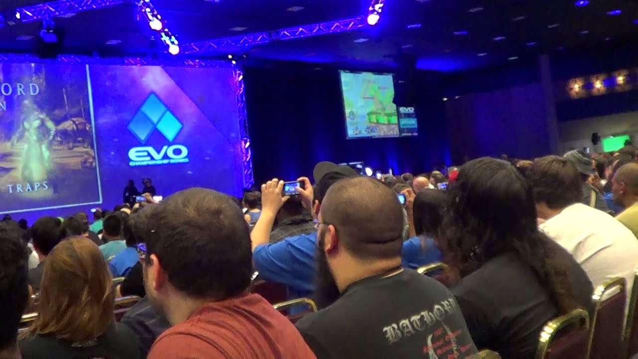 EVO 2014- Crowd Reaction to Mortal Kombat X Raiden trailer