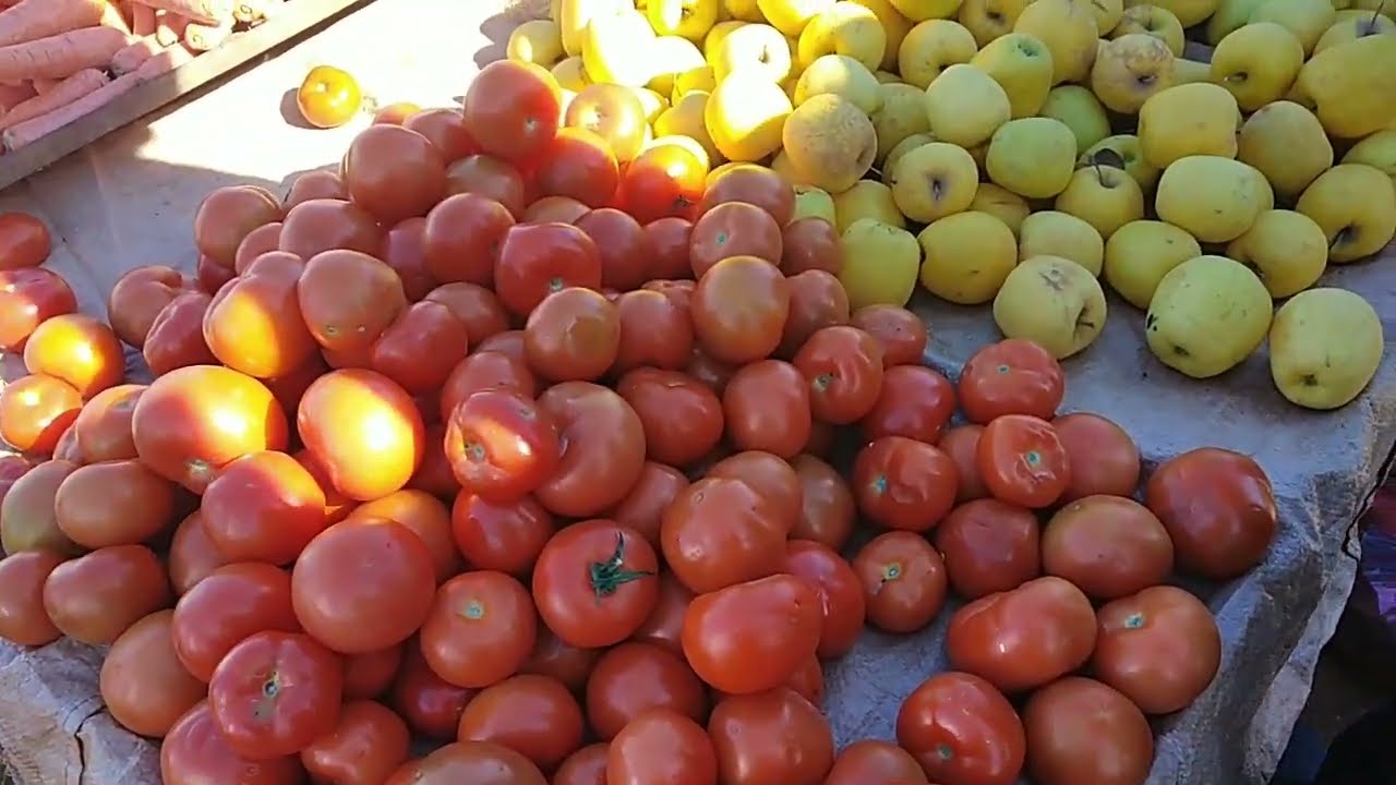 سوق الاربعاء بمدينة المنزل إقليم صفرو🇲🇦🥔🍊🍌🍅كلشي طري وبيو/الاثمنة مناسبة😇من الفلاح للمستهلك😍