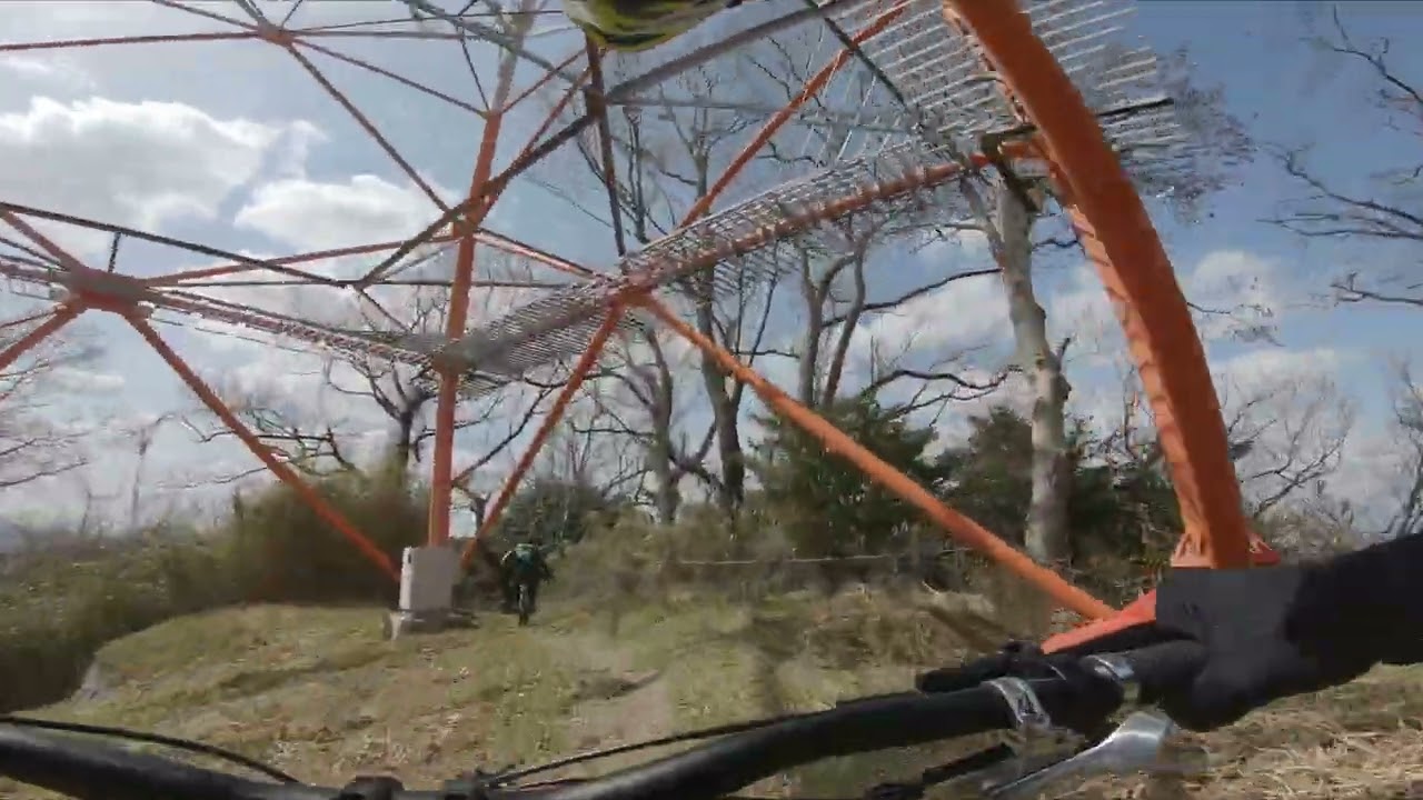 Downhill mtb rides with #mondrakerbikes and #specializedenduro nice ride!