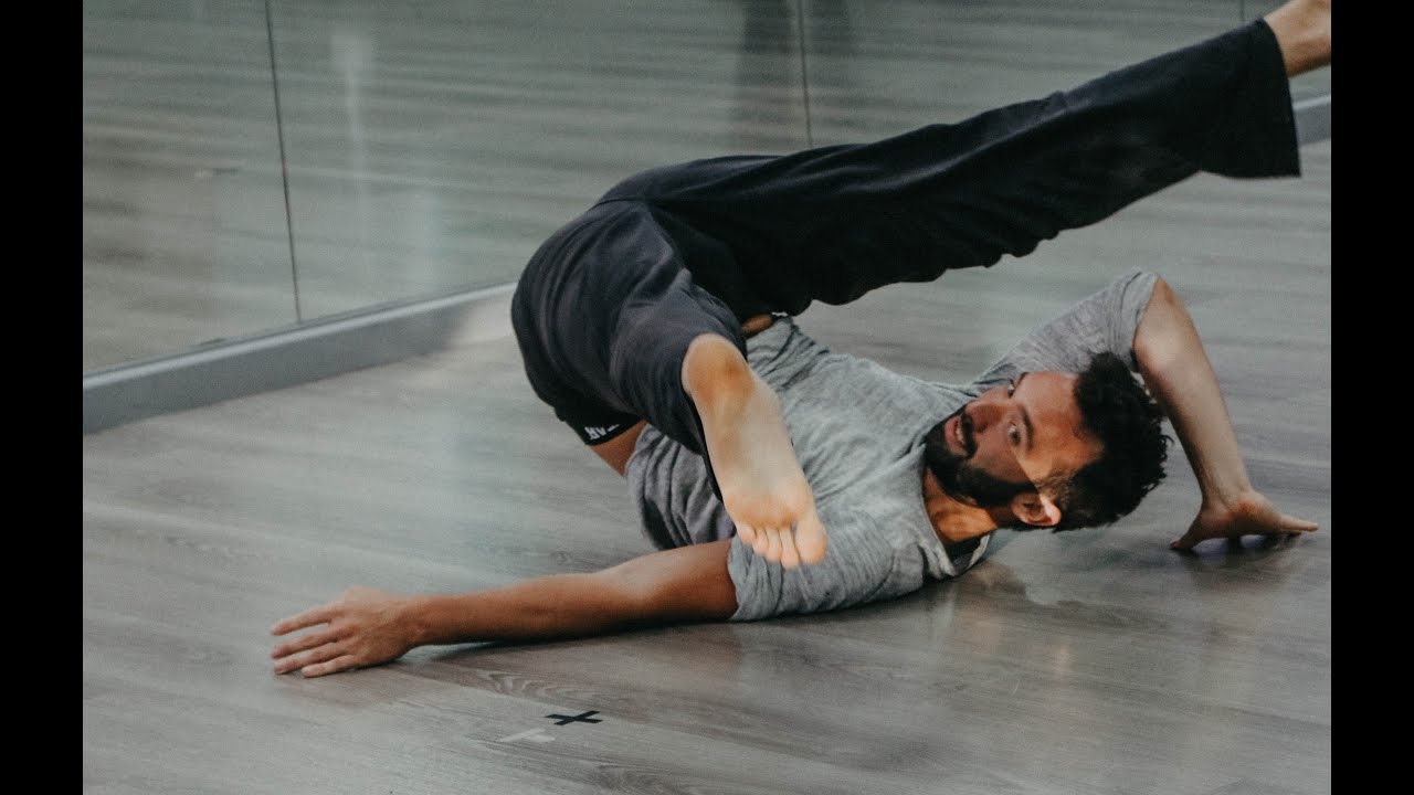 The Japanese Shoulder roll I Floorwork