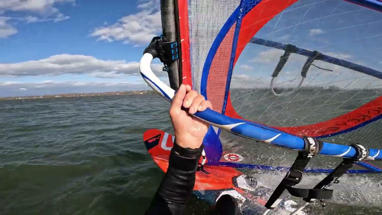Severne Fox Cruises through chop