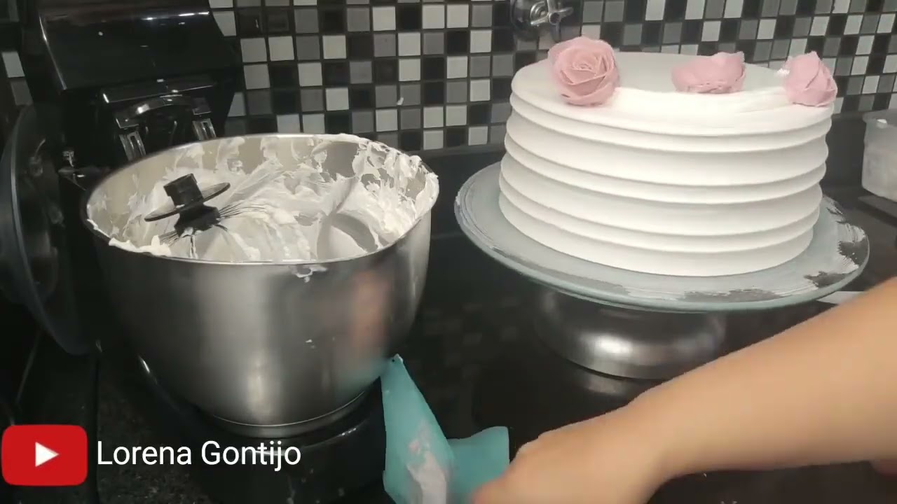 BOLO DECORAÇÃO   FLOR DE MORANGO   COMO FAZER FLORES DE MORANGO  LORENA GONTIJO