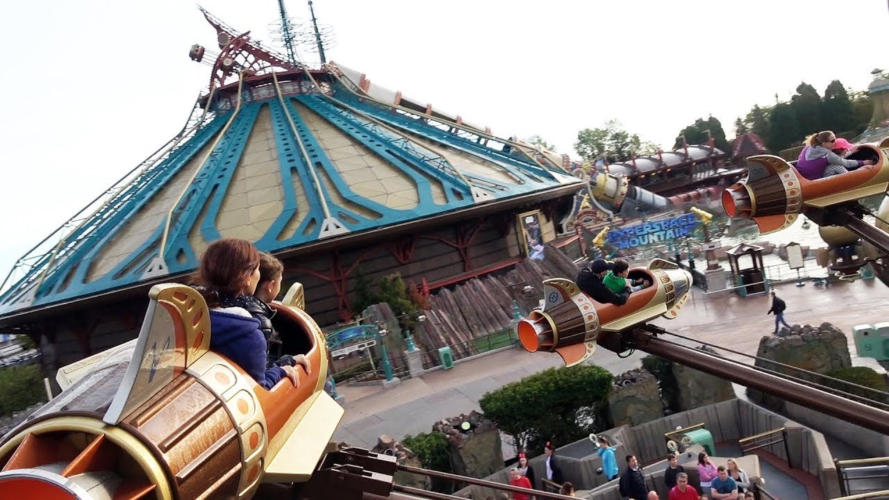 Orbitron Full POV Ride Experience in Discoveryland at Disneyland Paris - Orbitron Machines Volantes
