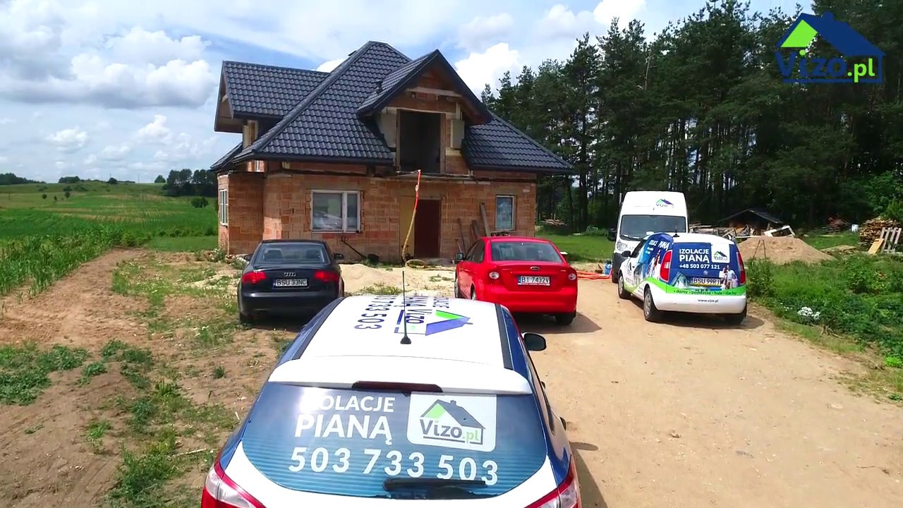 Ocieplenie poddasza pianką w Jeleniewie (ujęcia z drona) - vizo.pl