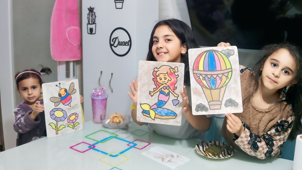 Kum boyama yaptık!! Bakalim kimin resmi daha güzel oldu🤗🤗