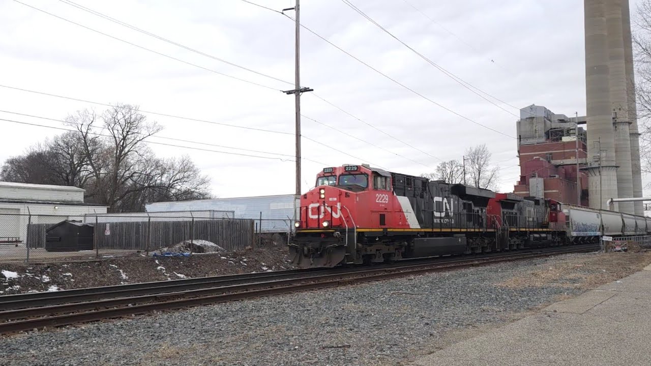 Canadian National  -  Eastbound Freight Train    3 Mar 26