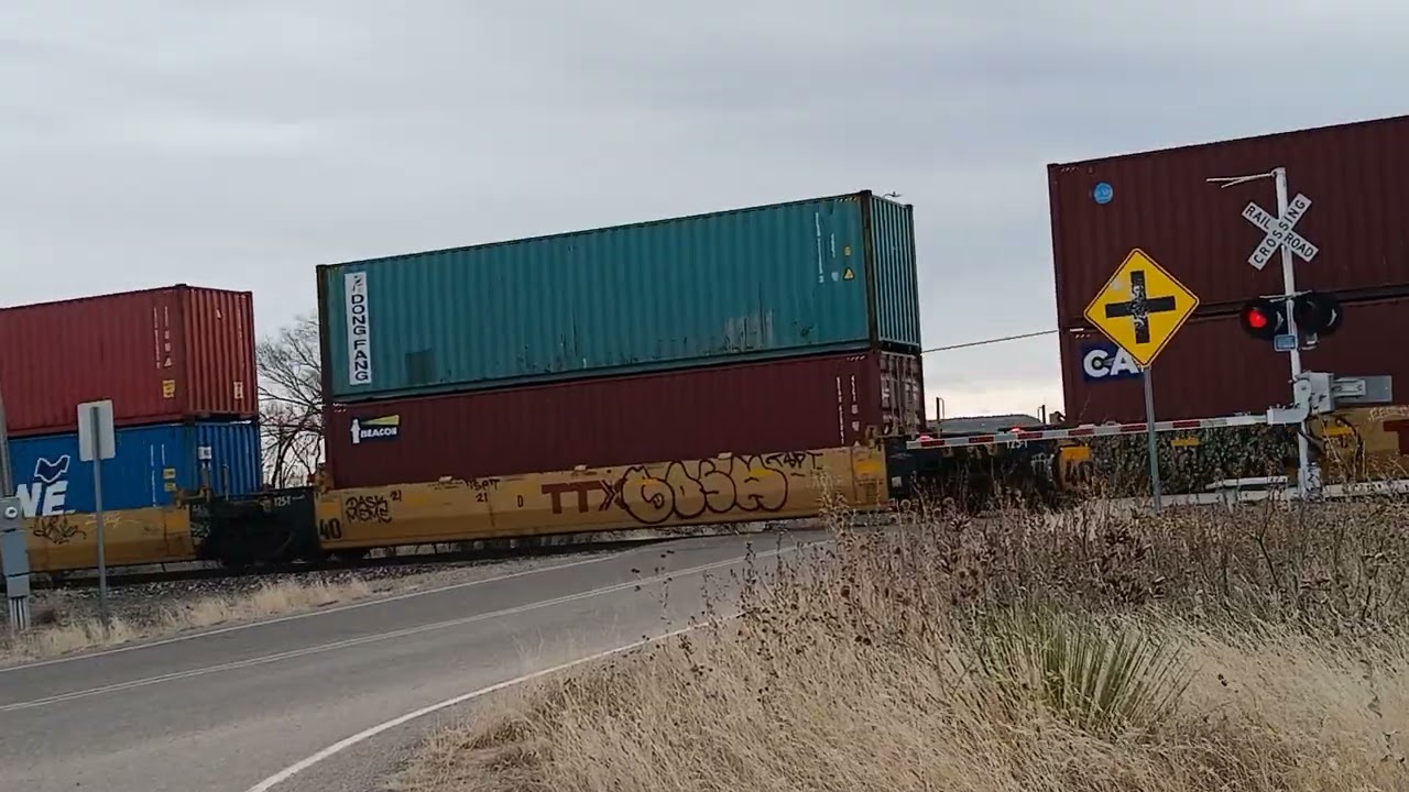 UP 7121 westbound intermodal 1-1-2026