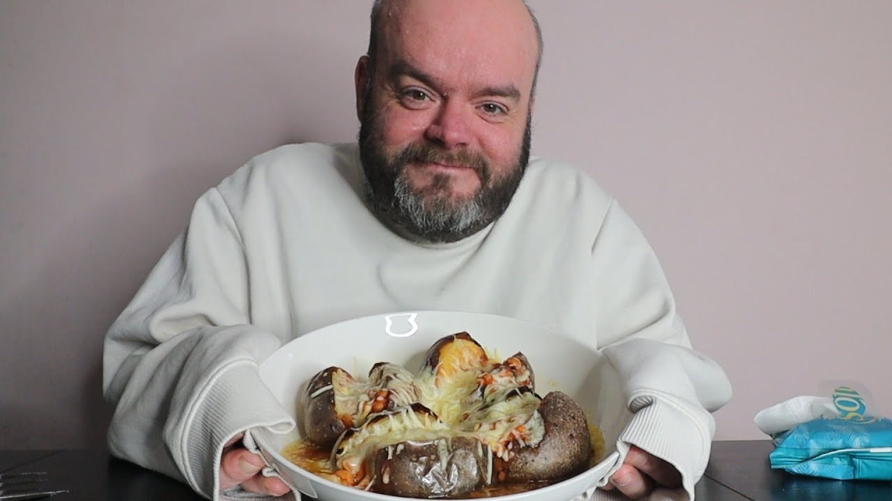 Jacket potato with cheese and beans uk mukbang