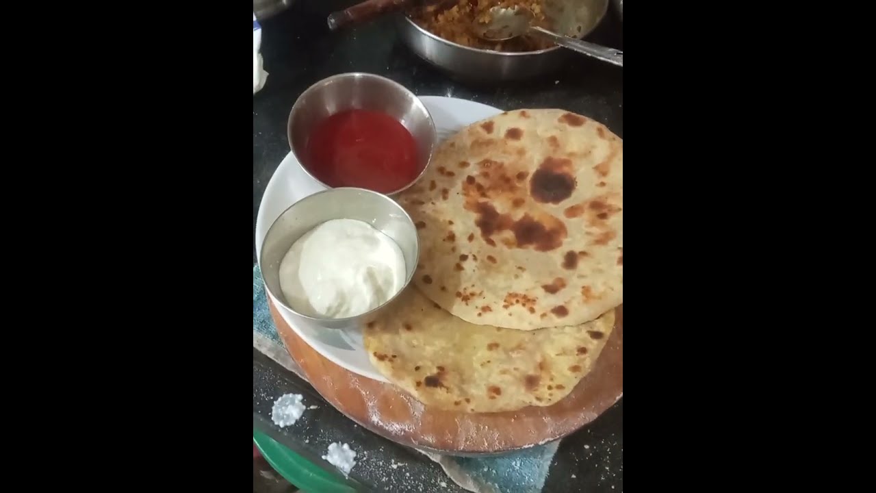 पंधरा मिनिटात झाला हा आलू पराठा चटपट पटापट ❤️❤️🥰🥰🥰🥰 लगेच केला मुलांना डब्याला पण छान आणि पटकन होतो 