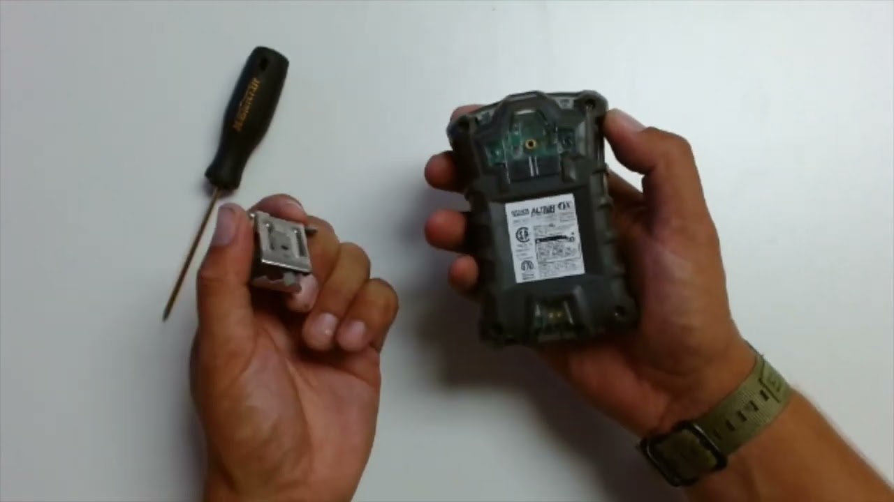 How To Replace / Change - MSA Altair 4XR Belt Clip