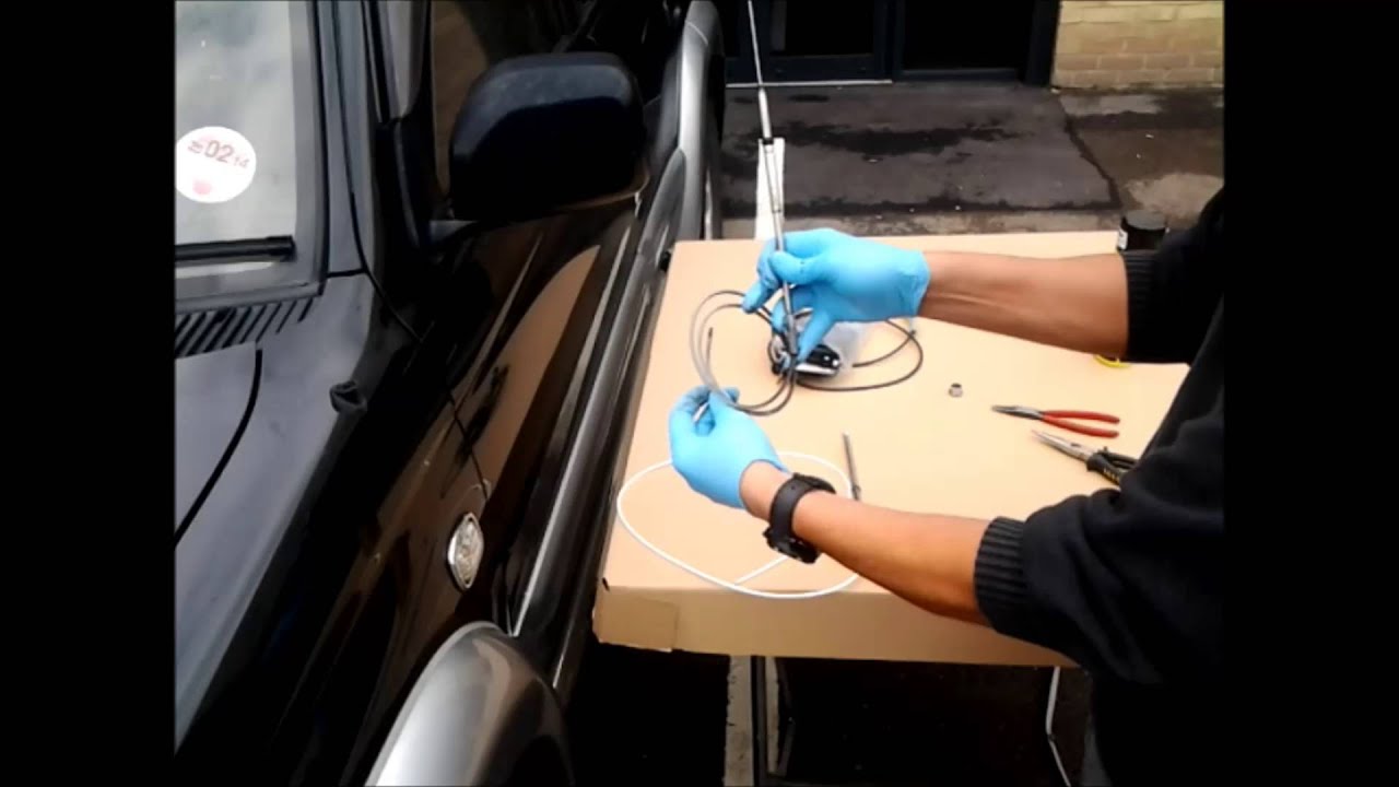 Replacement Electric Aerial Mast Installation - Toyota Hilux Surf & Land Cruiser
