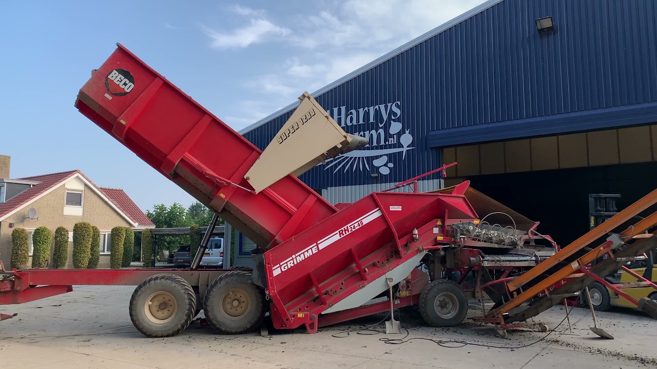 10 oktober 2021; Aardappels rooien op Harrysfarm