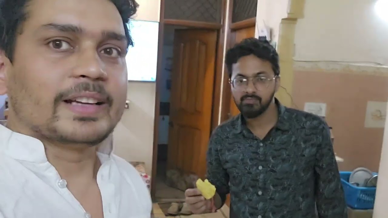 Iftaar ki dawat sare dost huye sarik aur lagaya char chand🥰❤️