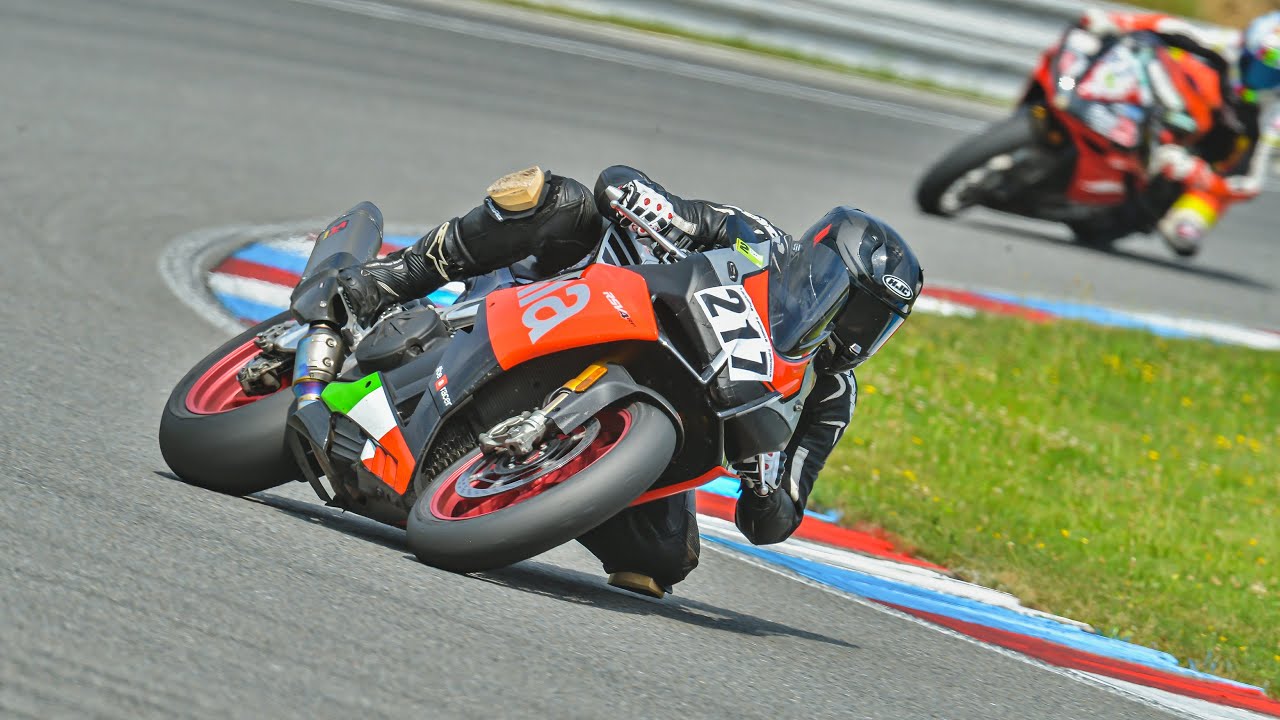 Aprilia RSV4 RF onboard & pure sound