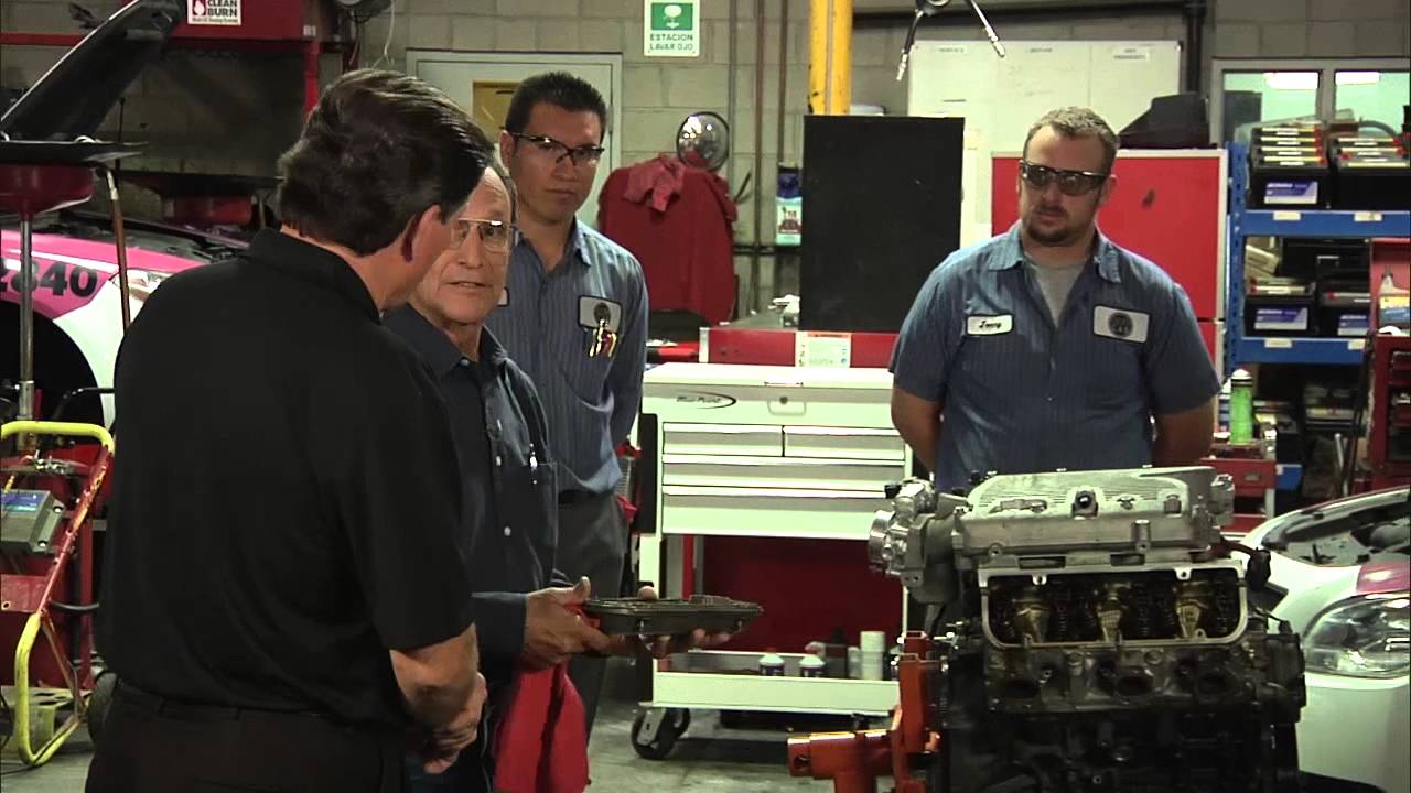Mobil 1 LIVE Engine Tear Down