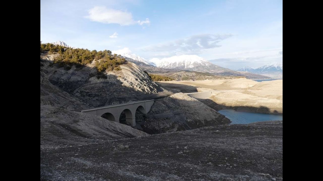 Les lignes de chemin de fer noyées dans le lac de Serre-Ponçon (05)