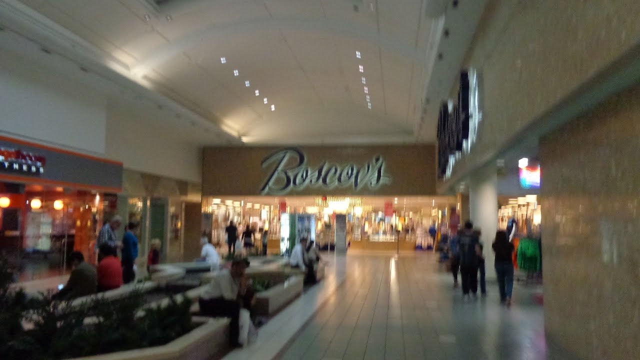 Boscov's Moorestown Mall Moorestown, New Jersey (Schindler 300A MT)