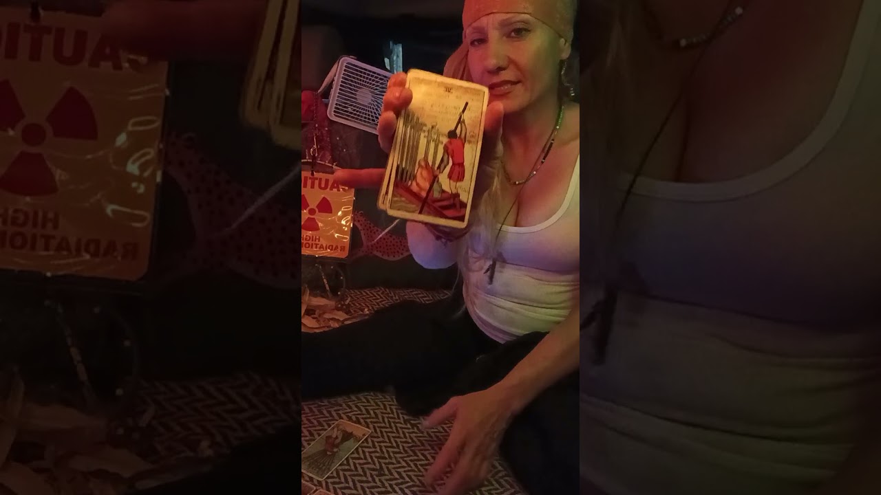 У тебя большие деньги! Женщина, с которой ты работаешь, тебя предала, она будет за это унижена.
