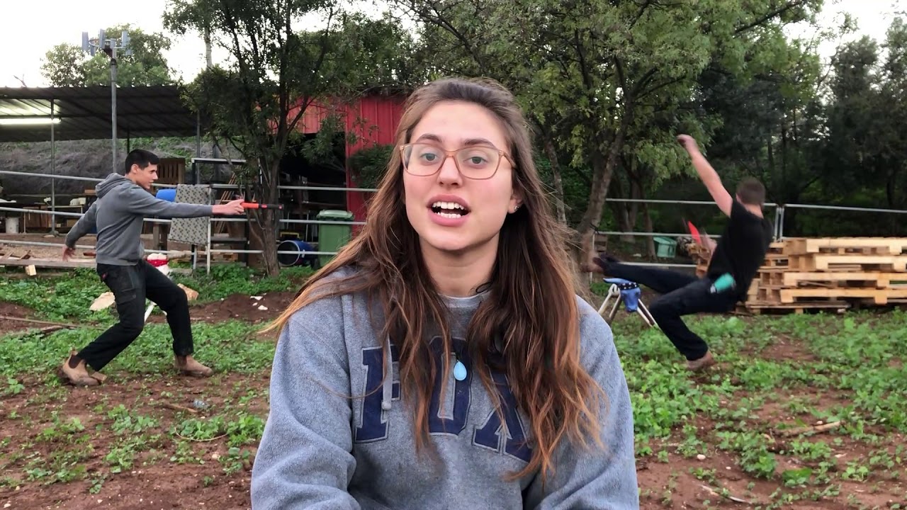 קומונה ג' מציגים: שנת שירות בקיבוץ יזרעאל