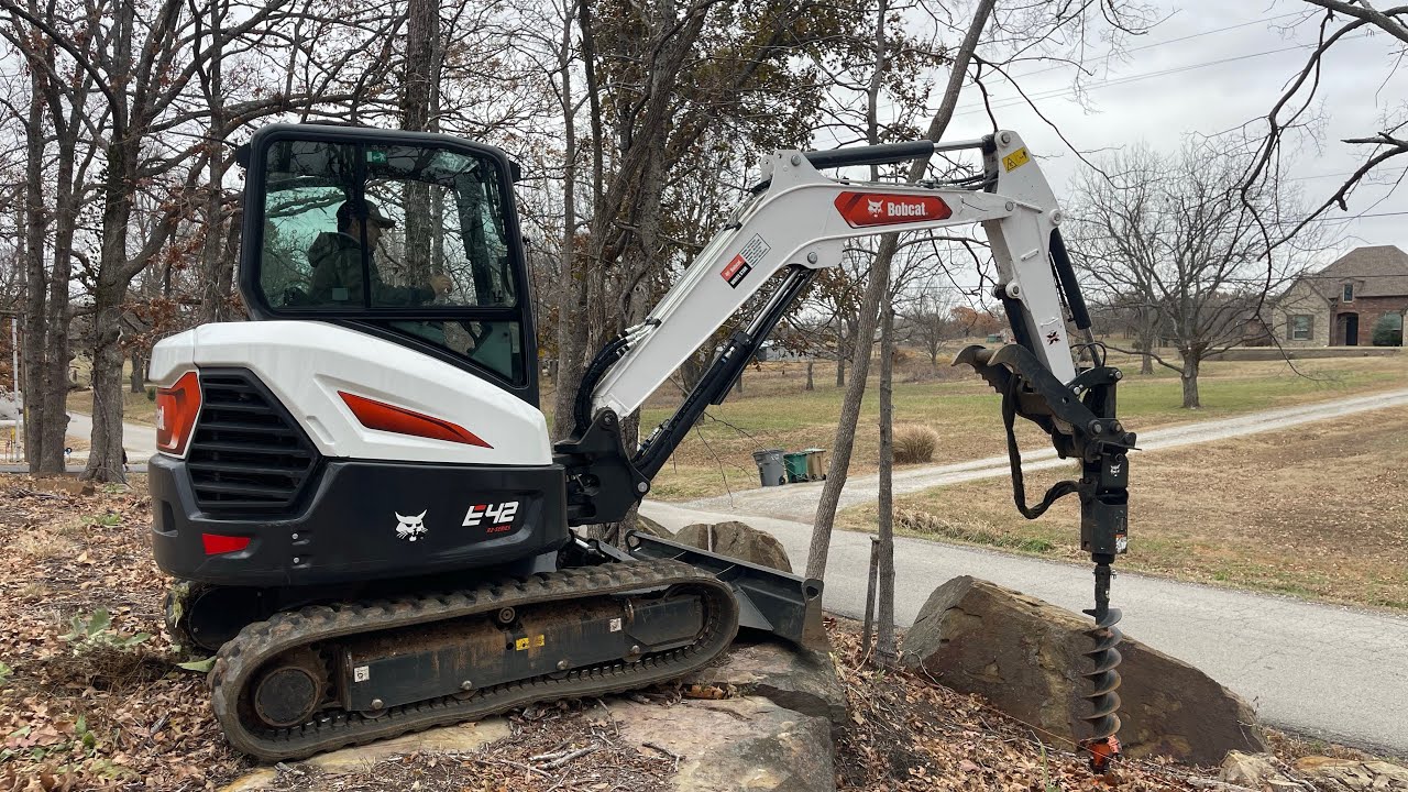 Bobcat E42 R series Excavator Running a Bobcat 15C Hydraulic Auger