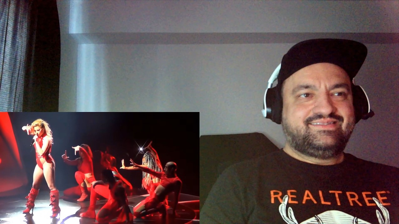 Lady Gaga - Paparazzi (Joanne World Tour | DVD HD) - Reaction