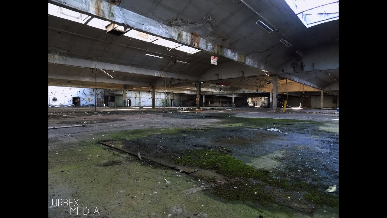 Urban Exploring - Abandoned Shadow Factory, Gloucestershire [POV]