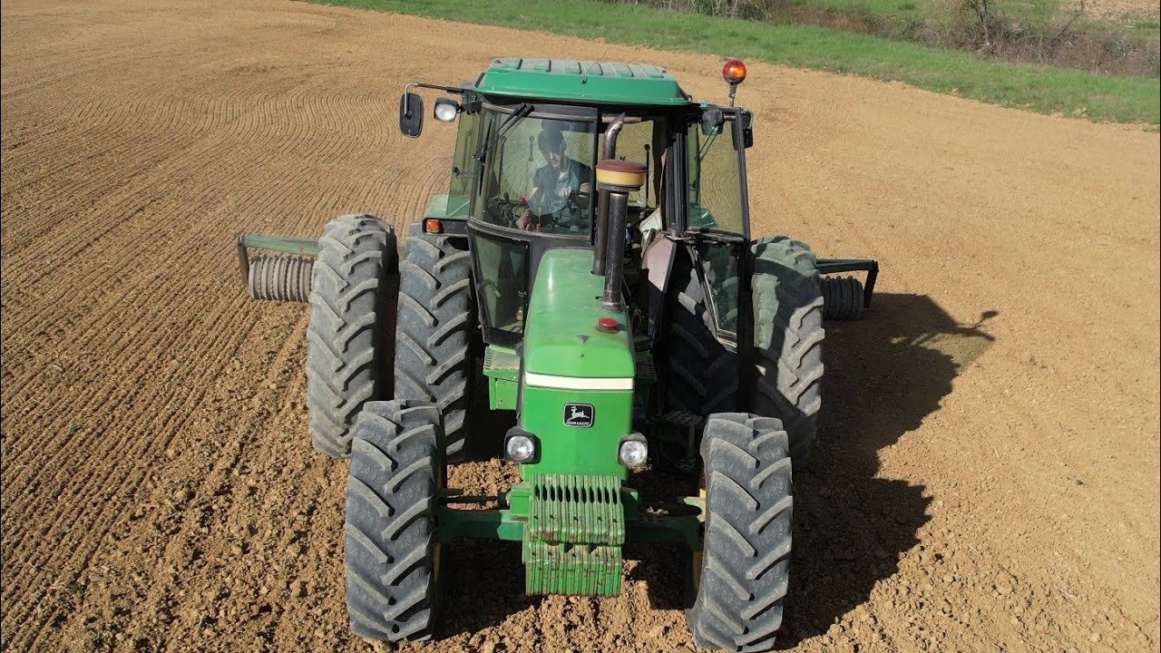 🇺🇸Semis de Luzerne façon 80's ! [ John Deere 3650 et 2140 ] 🟡