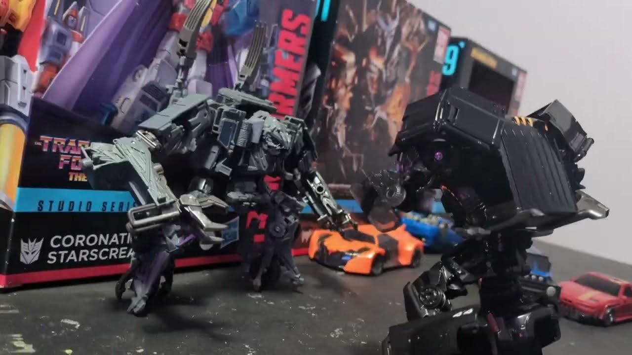 Transformers Stop Motion | Ironhide vs Bonecrusher