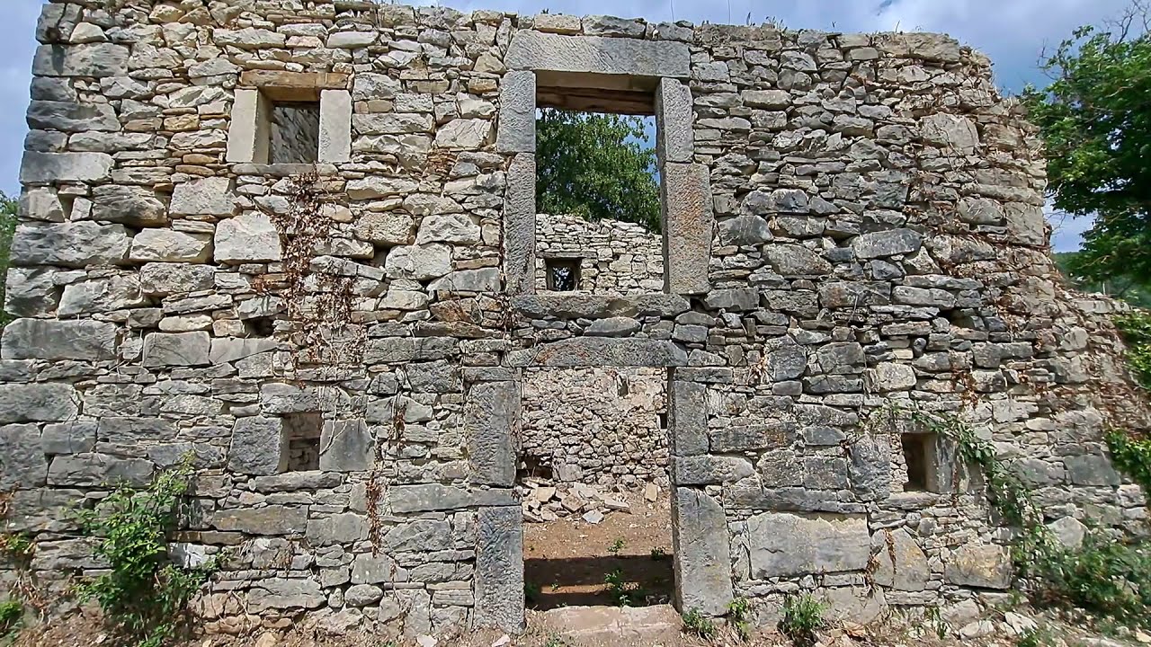 Napu&scaron;teno selo Kotli,rijeka Mirna presu&scaron;ila,ISTRA