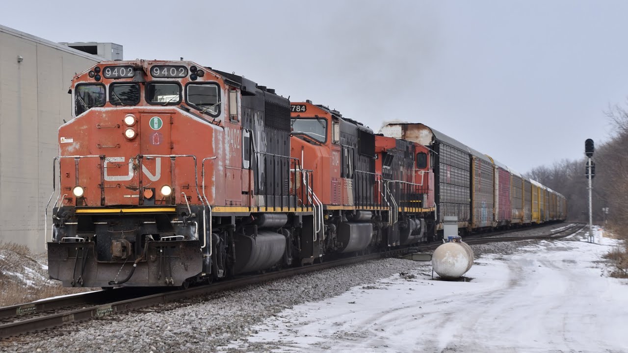 CN GP40-2W Leading CN M356