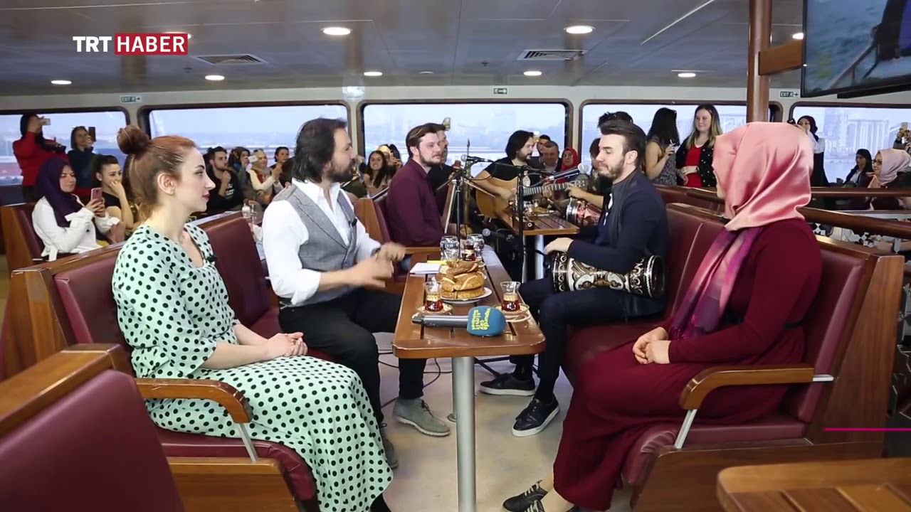 Mustafa Ceceli Vapurda Çay Simit Söhbet - Ayse