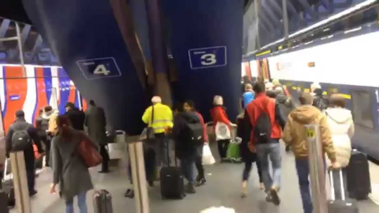 How to get from Zurich Airport (ZRH) to Zurich HB (Main Station) / Downtown by train