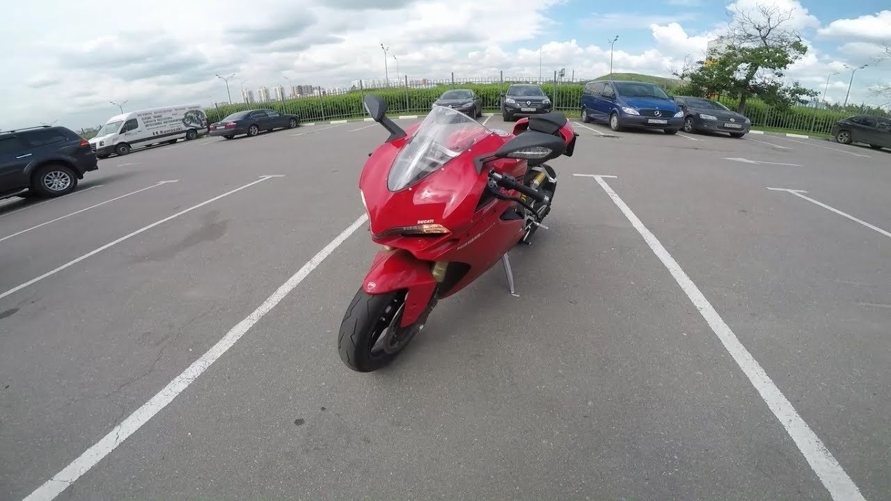 Мотоцикл Ducati 1299 Panigale . Просто красный . Просто 2 000 000 рублей