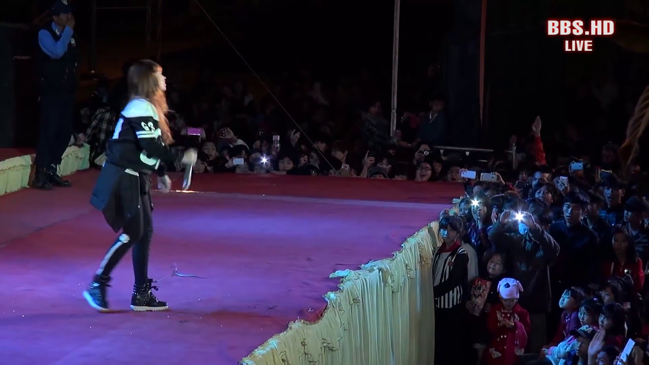 [ Fancam ]  Khởi My | C&oacute; bao giờ anh nhớ _kh&aacute;n giả đ&ocirc;ng v&agrave; nh&uacute;n nhảy theo