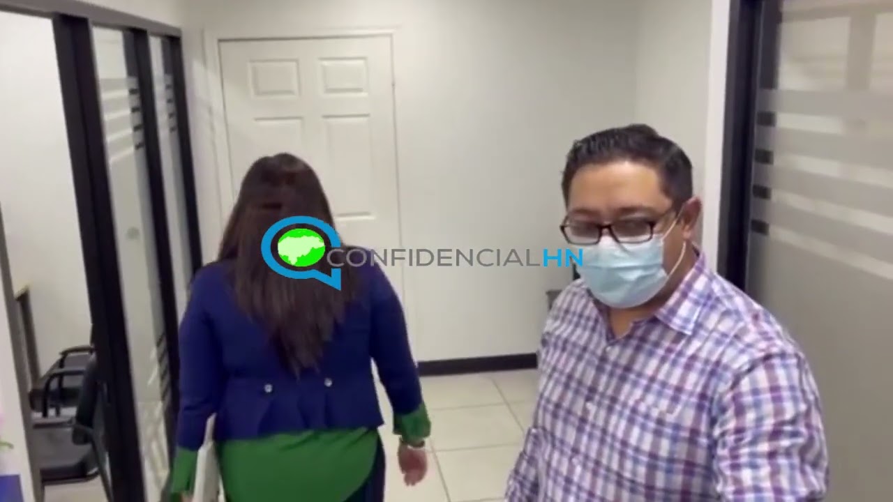 Ana García de Hernández llega al Conadeh a denunciar violación de DD.HH. de JOH