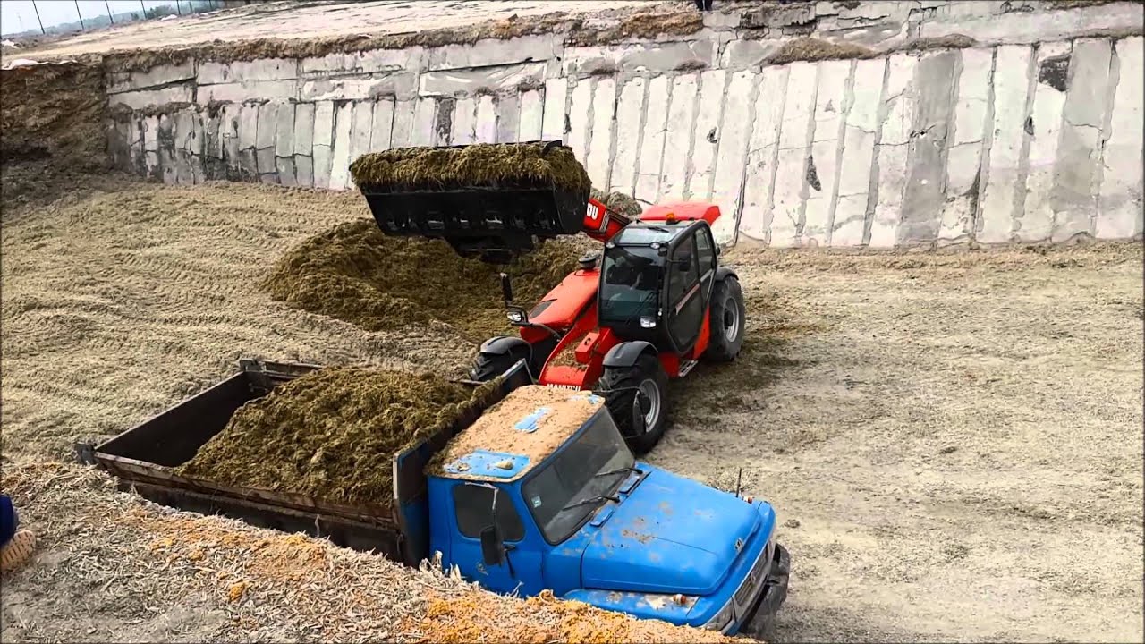 Manitou MLT-X 735 handling manure - China