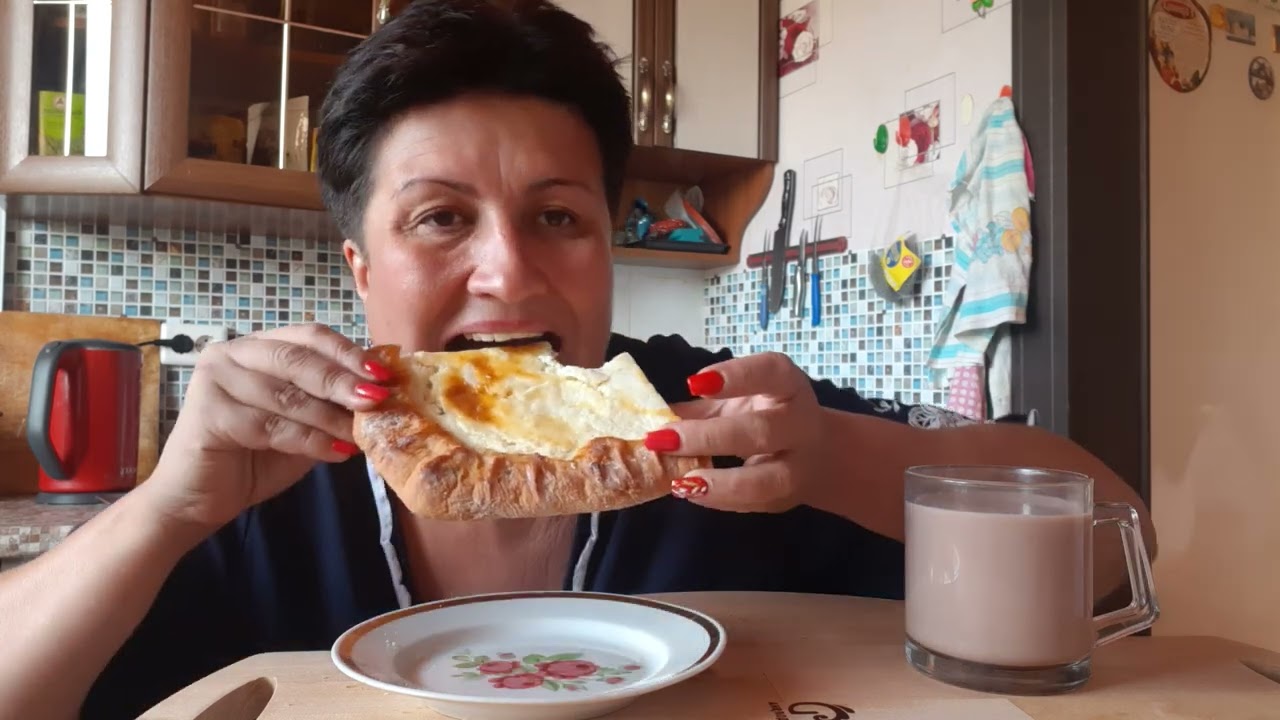 МУКБАНГ 🍛🍪☕МАМА моя задумала продать моего ребёнка за границу😠😱🧐