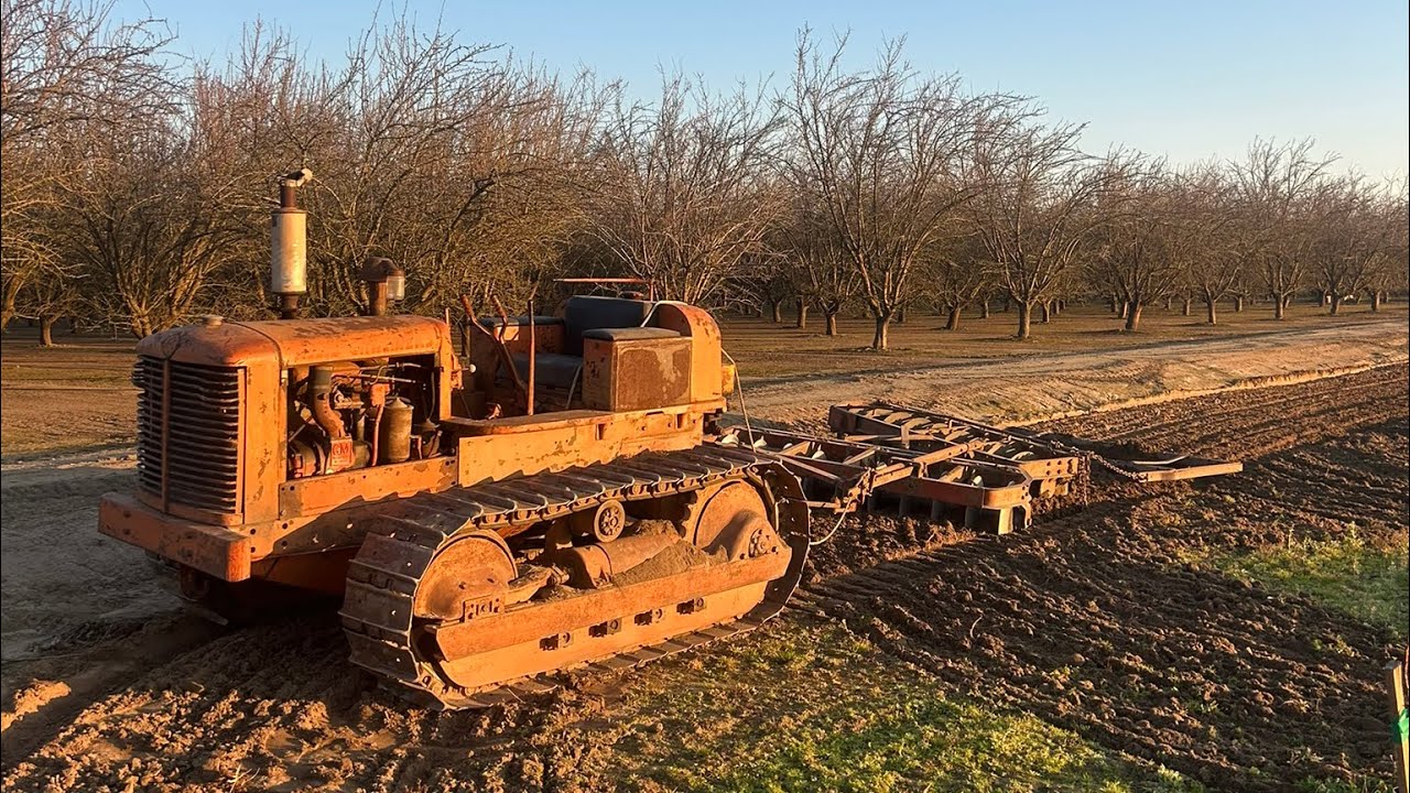 Discing the Field With an Allis Chalmers Hd5!!
