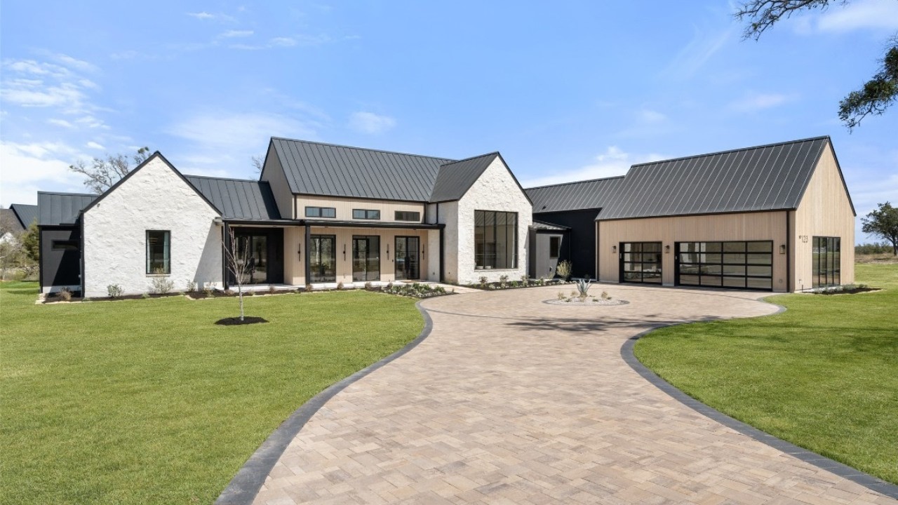 TOUR INSIDE THE VERY BEST AWARD-WINNING LUXURY I’VE EVER SEEN FOR ONLY $2.5M